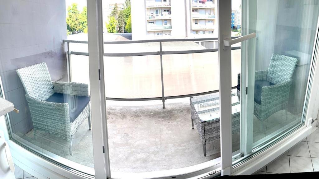 Cool Studio Saint Louis Vicino Stazione/Aereoporto Διαμέρισμα Εξωτερικό φωτογραφία